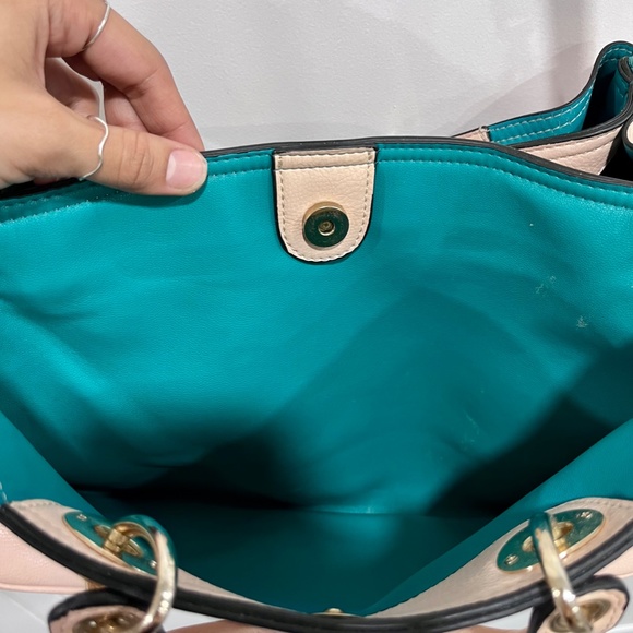 Susen light pink handbag | Gently used - Picture 5 of 13